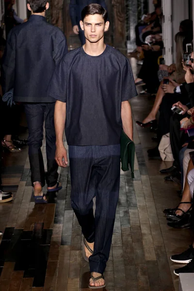 Look 13